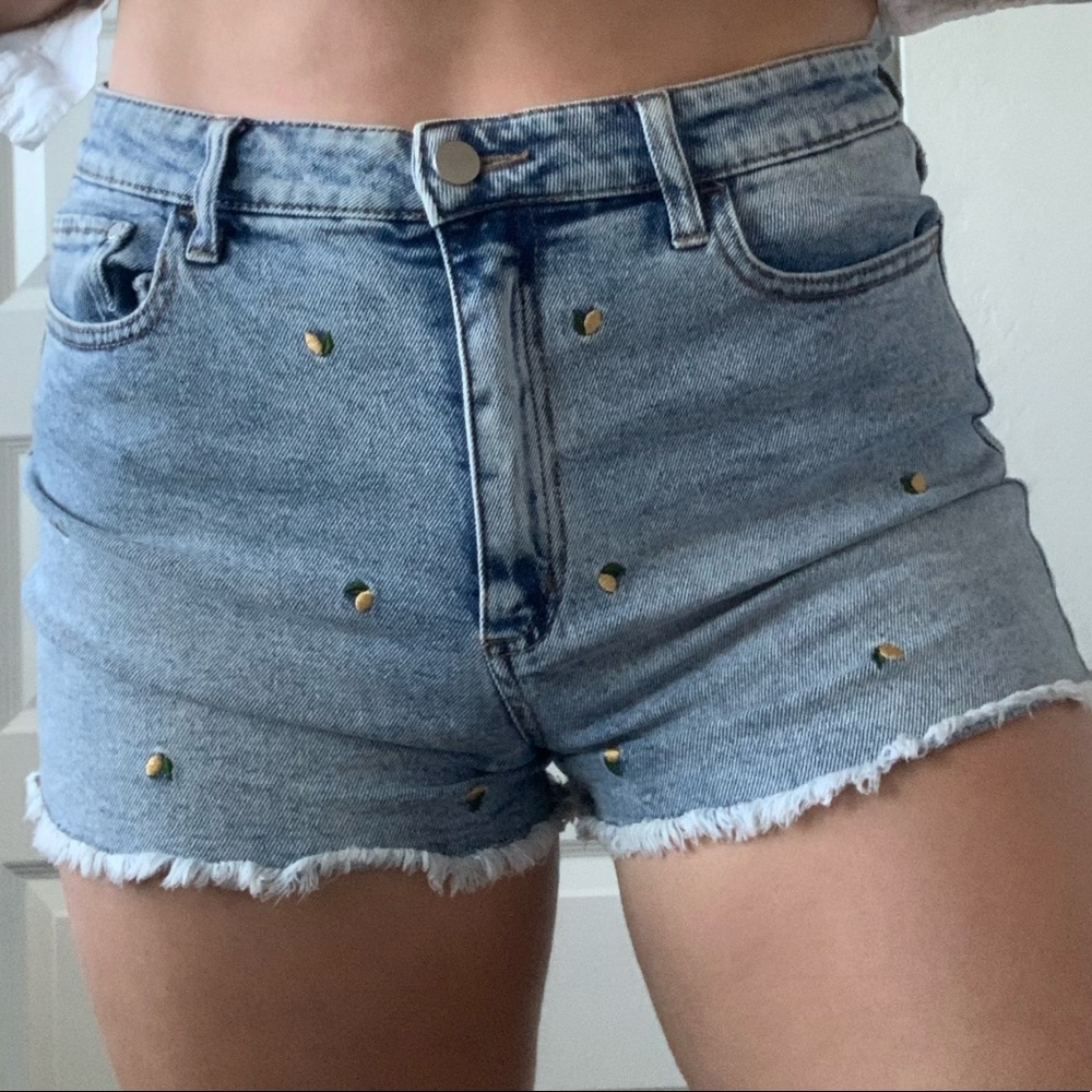 Cutoff lemon embroidered Jean shorts